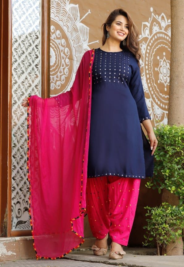 Patiyala Pant And Dupatta / Odhani Set - Image 2
